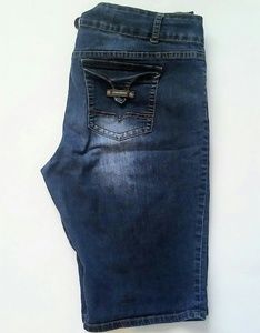 Karen T bermuda shorts (sz 22)